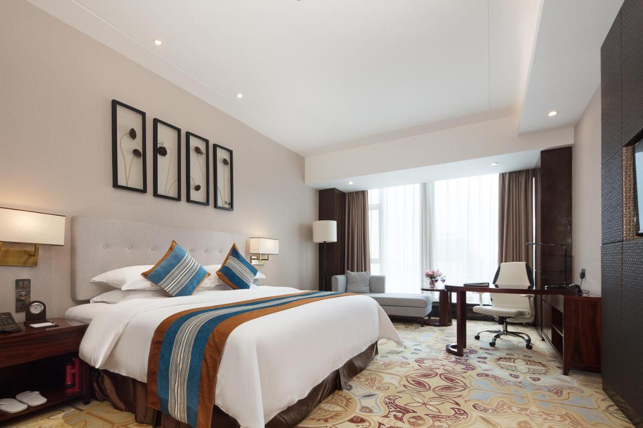 Perenc Hotel Anshun Exterior photo